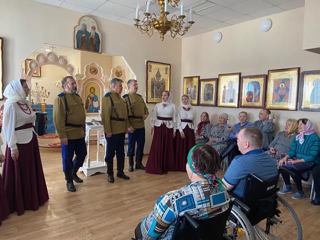 Великий праздник Пасхи - единый праздник  всех христиан. Он  дарит нам любовь и надежду, веру в добро и справедливость.