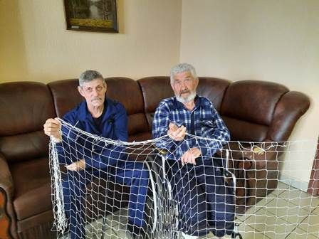 Получатели социальных услуг находящиеся на стационарном социальном обслуживании комплексного центра вносят свой вклад в поддержку бойцам на фронт. Получатели социальных услуг находящиеся на стационарном социальном обслуживании комплексного центра вносят свой вклад в поддержку бойцам на фронт.